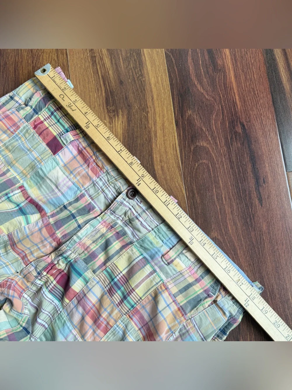 J Crew Y2K Madras Cargo Shorts Men’s 36 Small Hole